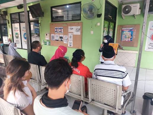 Edukasi penggunaan obat kepada kelompok masyarakat